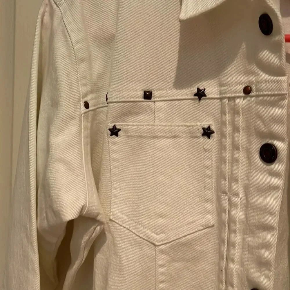 Wrangler Shacket Size M  - Picture 3 of 4